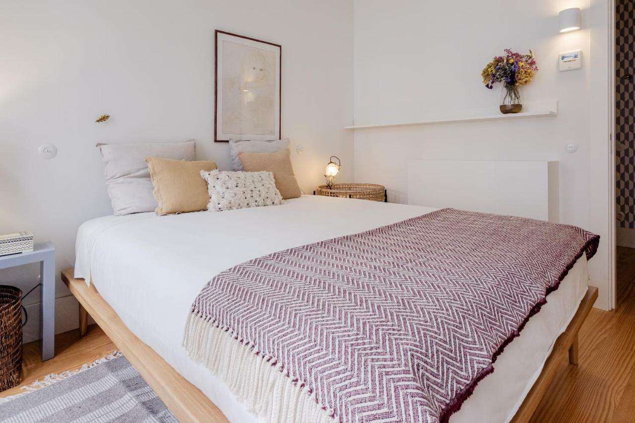 Boutique Rentals-flores Plaza In Historical Center Oporto